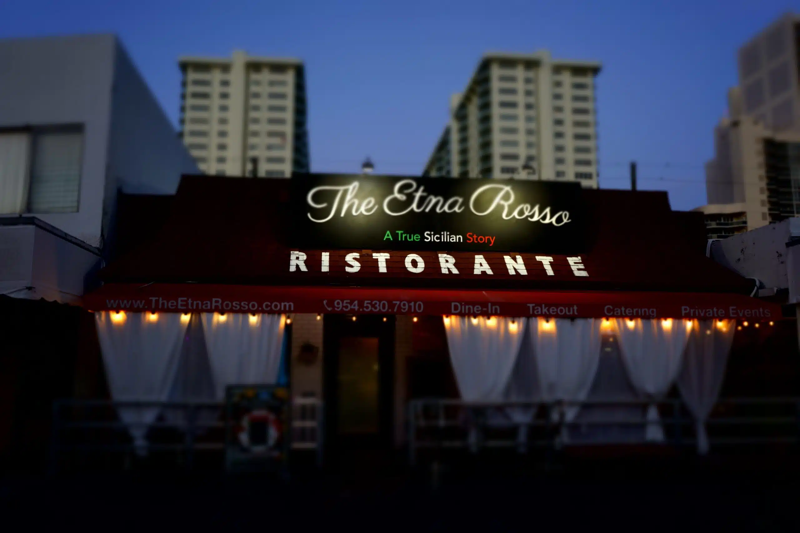 The Etna Rosso Italian Restaurant in Ft Lauderdale : find an open table